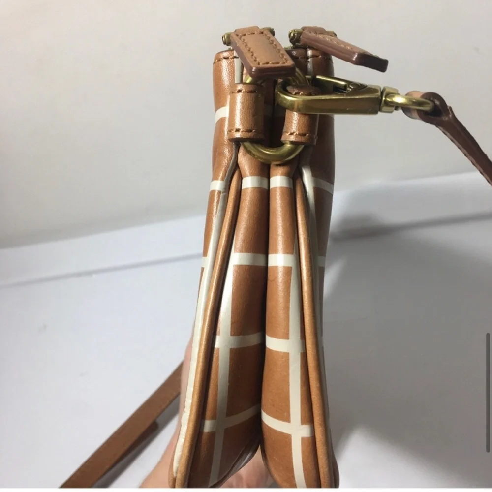 Fossil tan and white checkered leather crossbody bag. - Picture 8 of 14